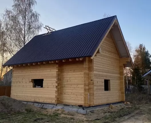 Полутораэтажный брусовой дом 6х8.6 м