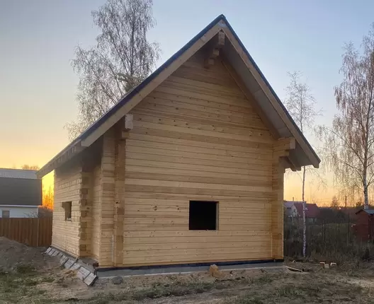 Полутораэтажный брусовой дом 6х8.6 м