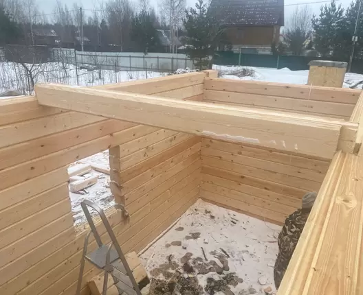 Полутораэтажный брусовой дом 6х8.6 м