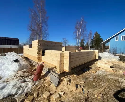 Полутораэтажный брусовой дом 6х8.6 м