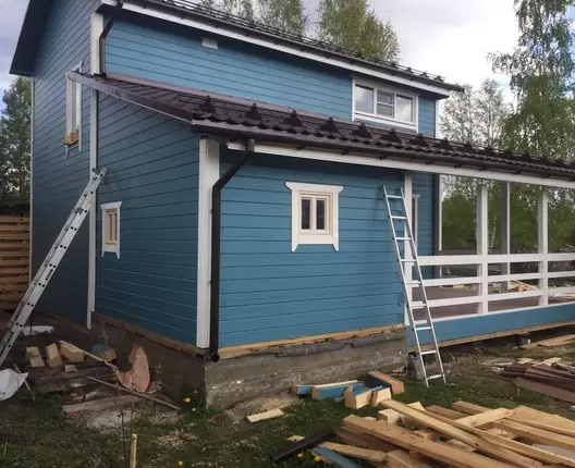 Полутораэтажный каркасный дом-баня 8.5х8.5 м