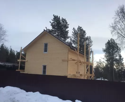 Полутораэтажный каркасный дом 7х6 м