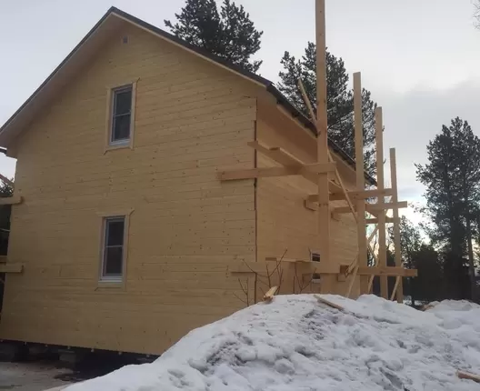 Полутораэтажный каркасный дом 7х6 м